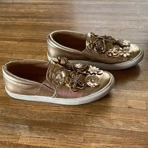 Steve Madden | Shoes | Steve Madden Rose Gold Floral Loafers  display picture 3
